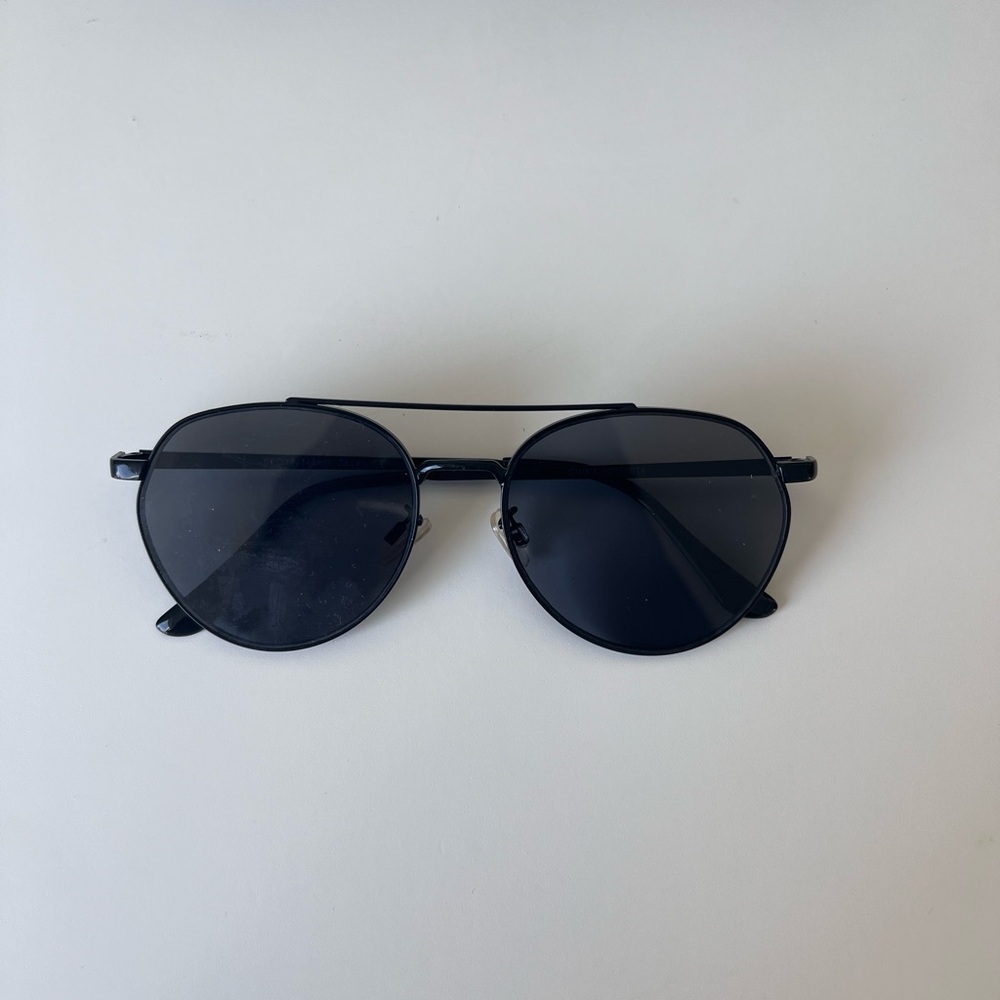 Black aviator sunglasses